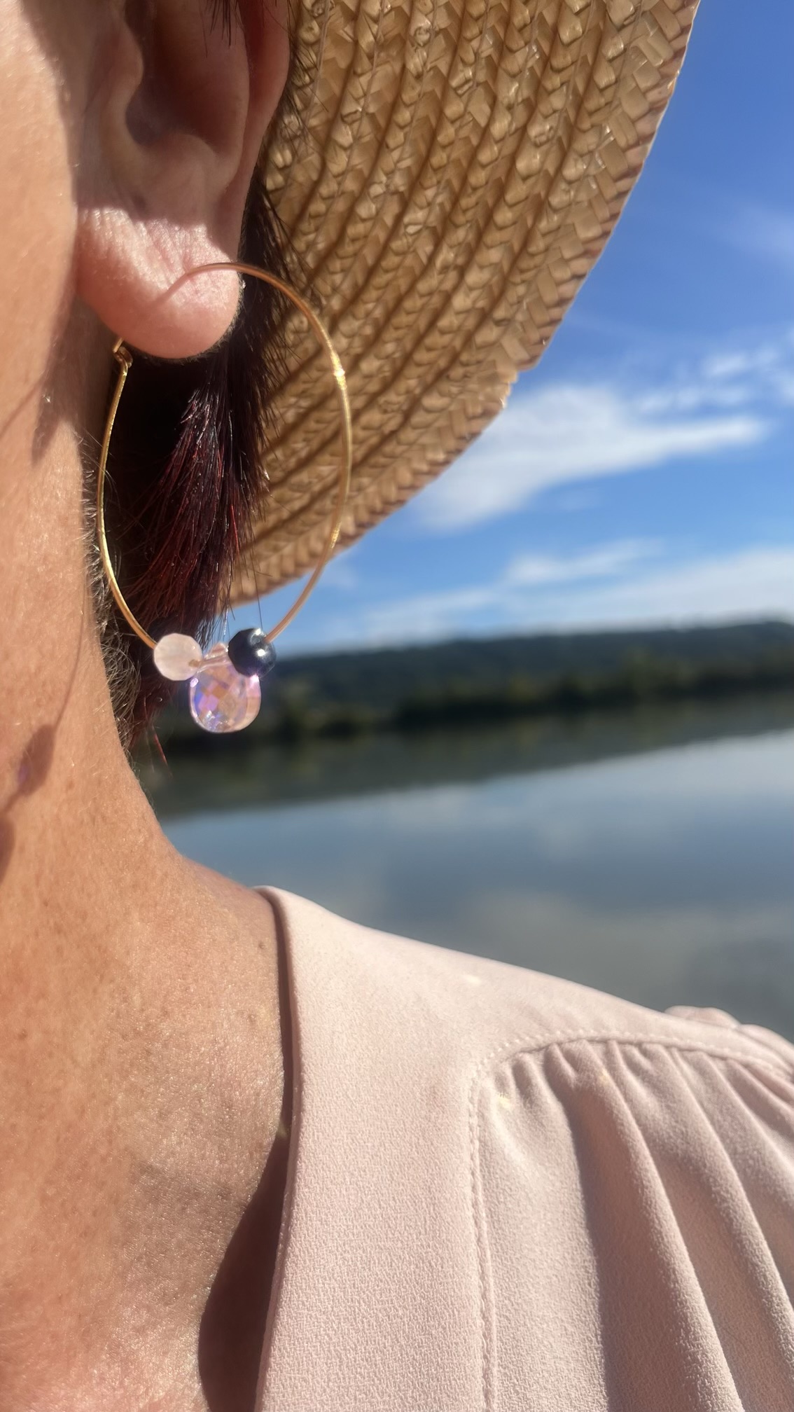 Créoles plaqué or uniques avec quartz rose et onyx